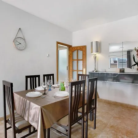 בית נופש 3 Bedroom Near Sta Cruz סנטה קרוז דה טנריף