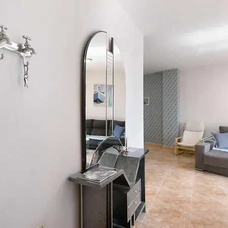 3 Bedroom Near Sta Cruz בית נופש סנטה קרוז דה טנריף