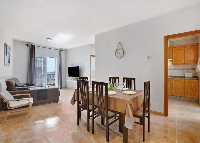 3 Bedroom Near Sta Cruz Holiday home *