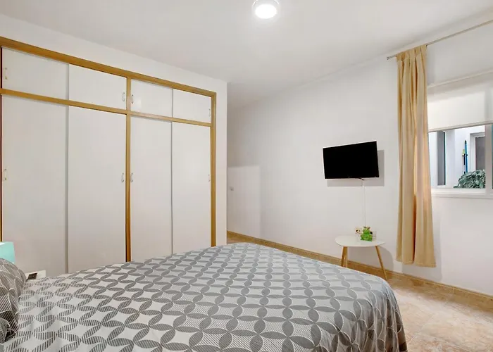 3 Bedroom Near Sta Cruz *